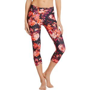 Fabletics Define PowerHold® Mid-Rise Capri Leggings in Impasto, M